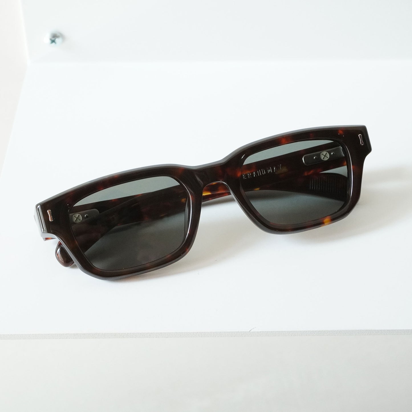 ECLAIREUR (DARK SHELL)