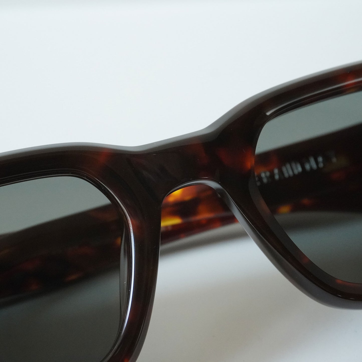 ECLAIREUR (DARK SHELL)