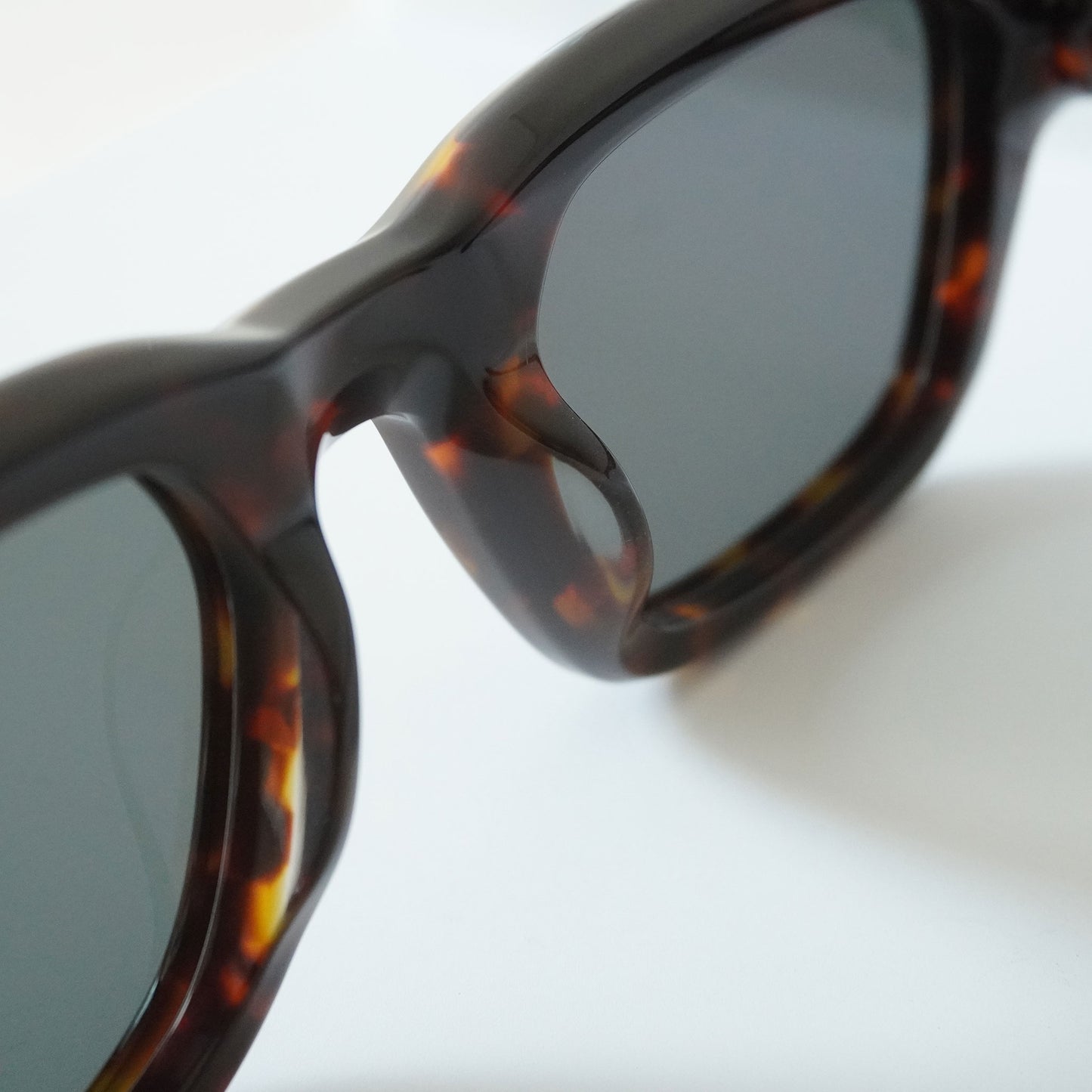 ECLAIREUR (DARK SHELL)