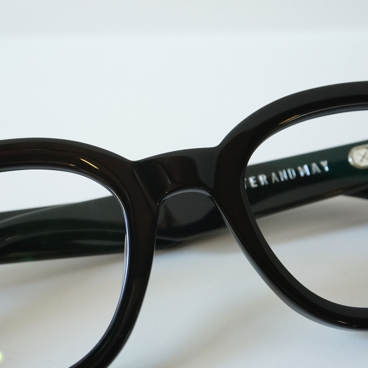 LILY OF THE VALLEY (BLACK)