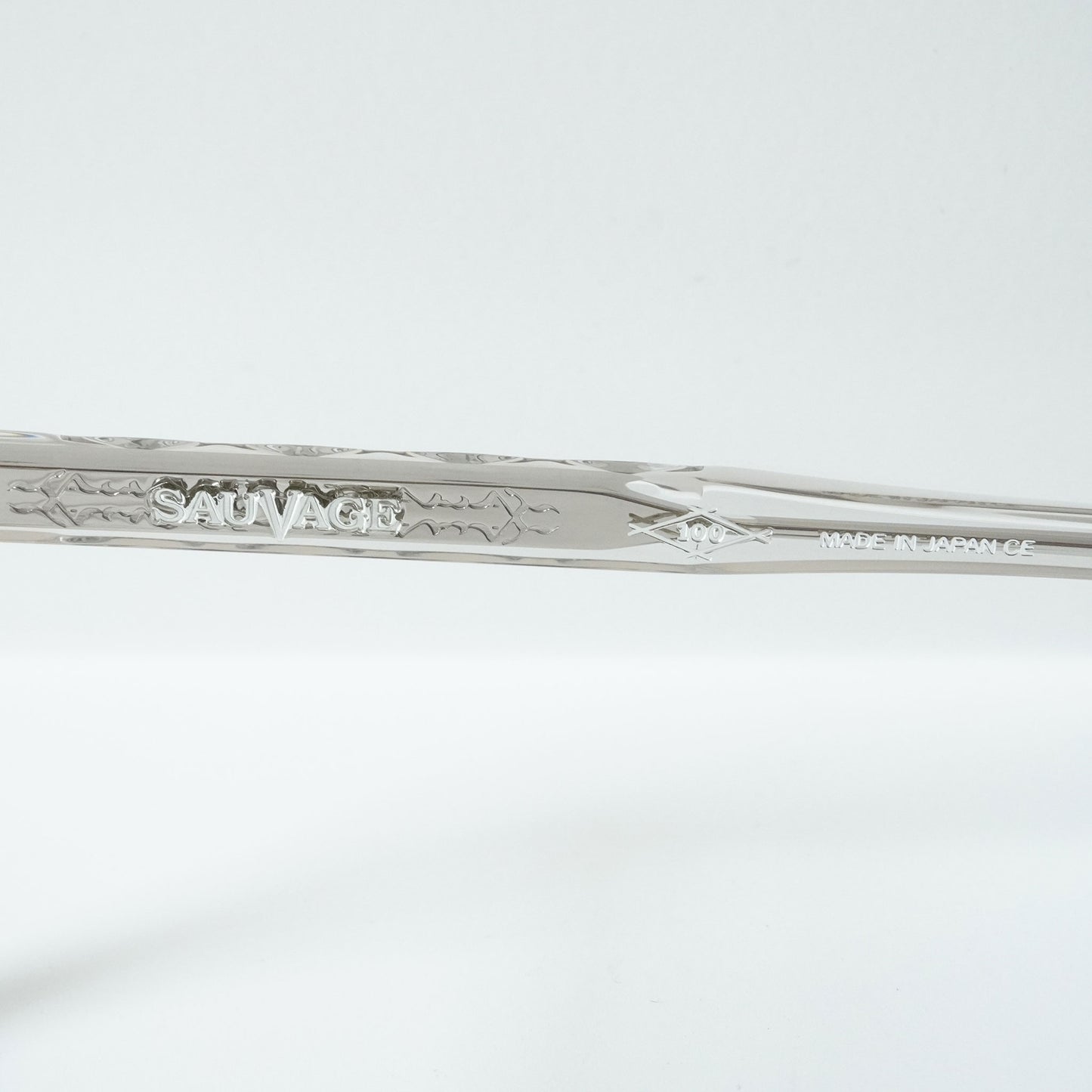 LADY JANE (LIGHT GREY CRYSTAL)