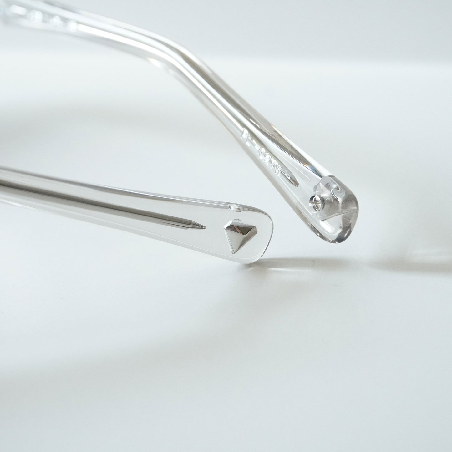 LADY JANE (LIGHT GREY CRYSTAL)