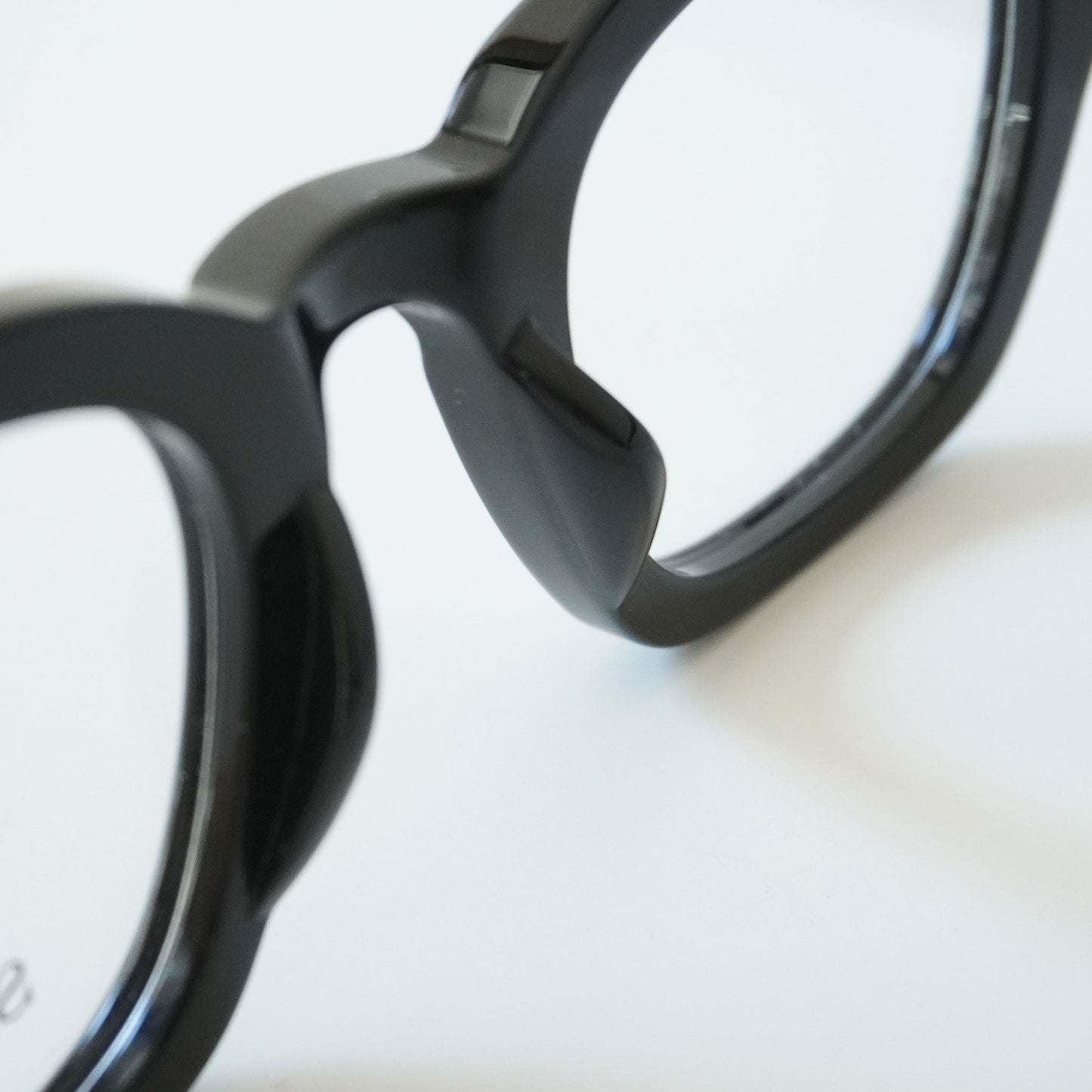 SYMPOSIUM (BLACK)