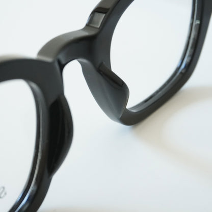 SYMPOSIUM (BLACK)