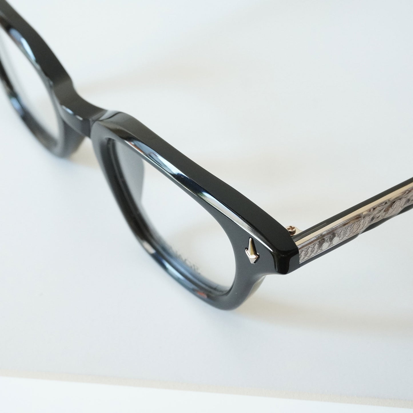 SYMPOSIUM (BLACK)