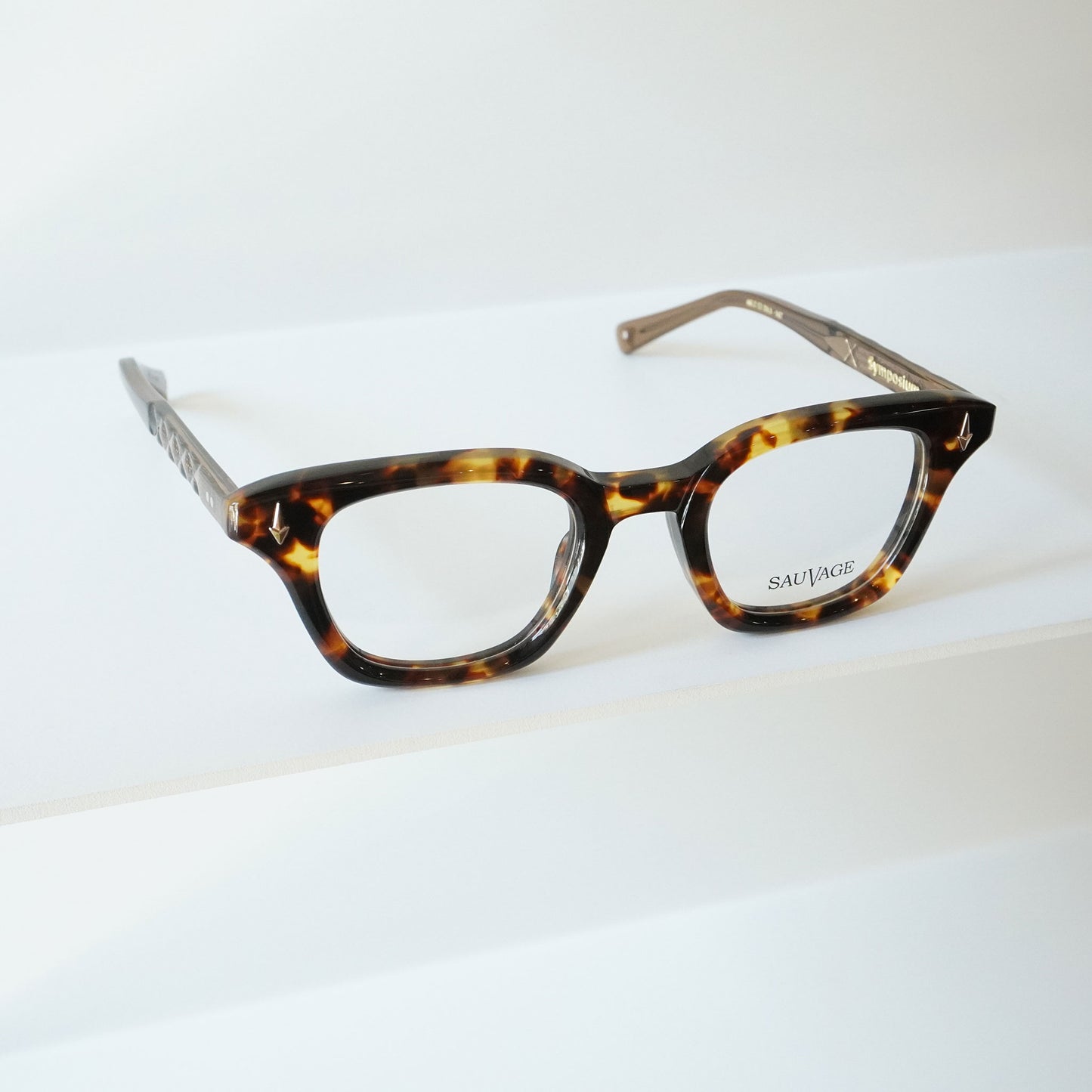 SYMPOSIUM (BROWN TORTOISE)