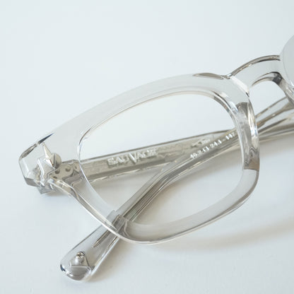 SYMPOSIUM (LIGHT GREY CRYSTAL)