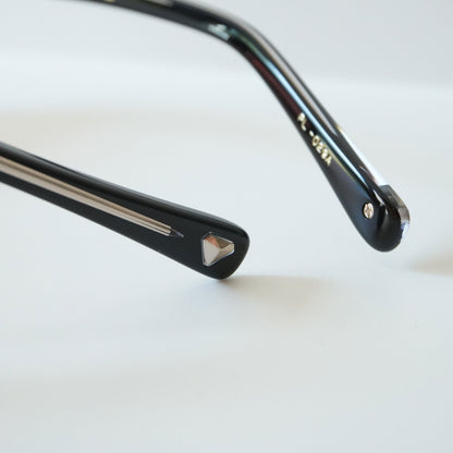 SYMPOSIUM (BLACK)