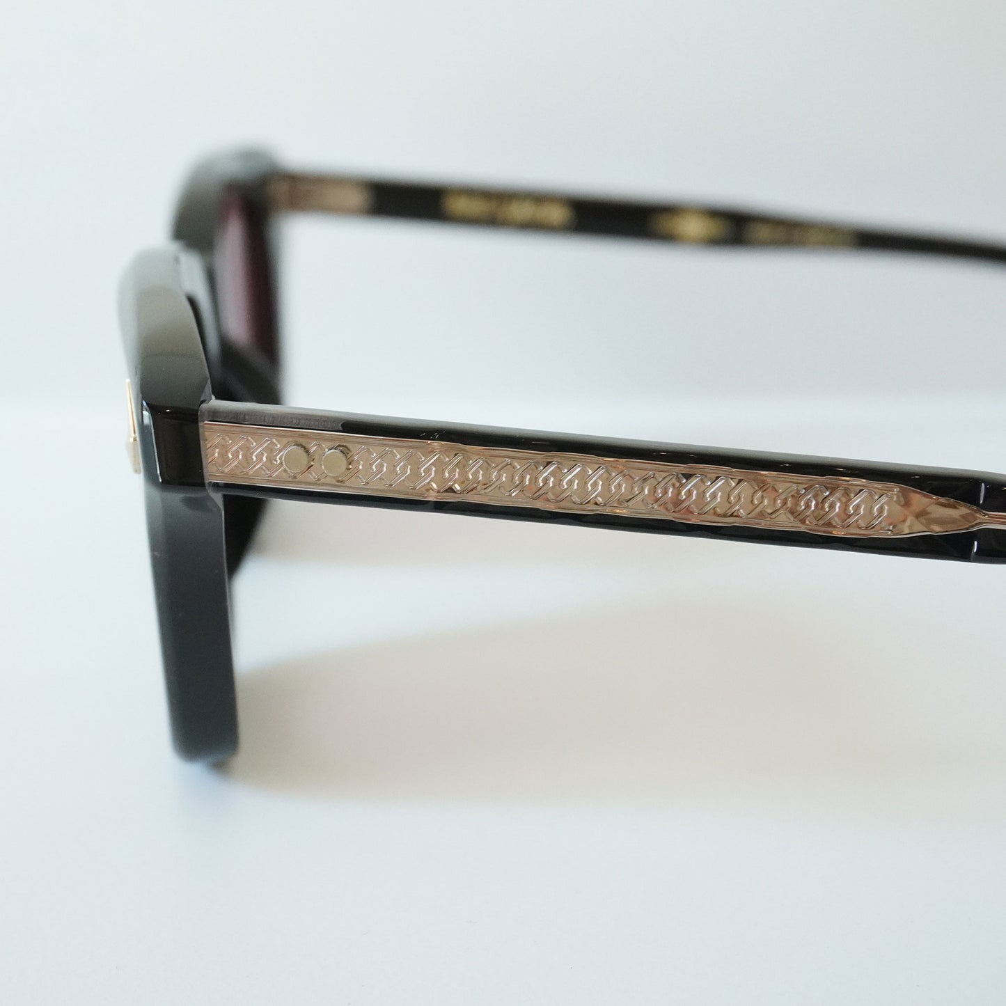 SYMPOSIUM (BLACK)