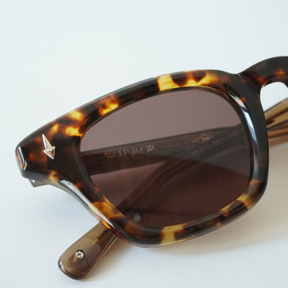 SYMPOSIUM (BROWN TORTOISE)