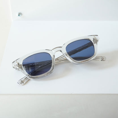 SYMPOSIUM (LIGHT GREY CRYSTAL)