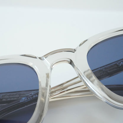 SYMPOSIUM (LIGHT GREY CRYSTAL)