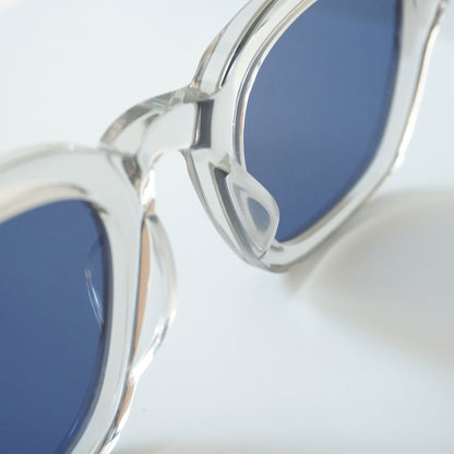 SYMPOSIUM (LIGHT GREY CRYSTAL)